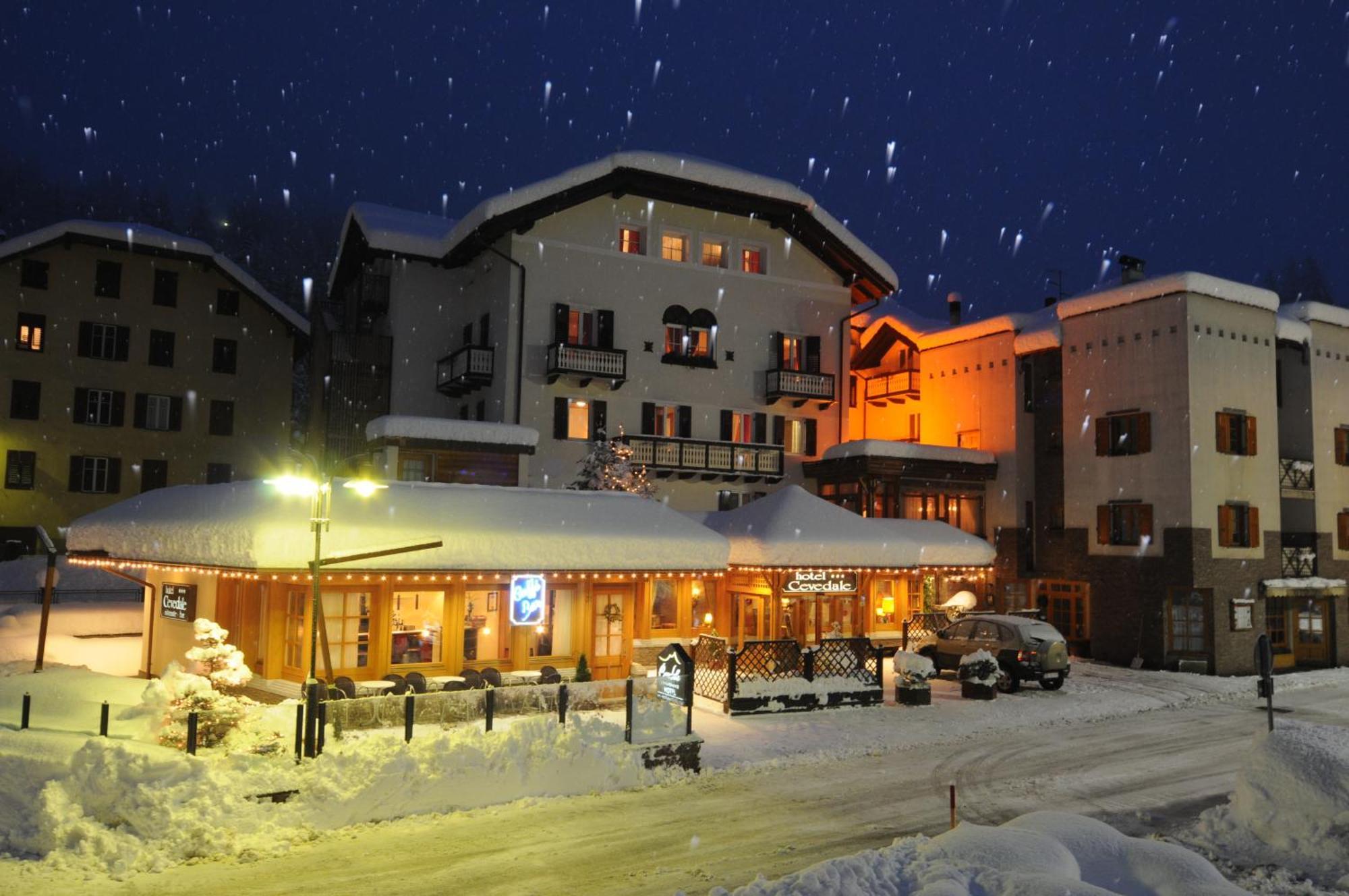 Hotel Cevedale Living Romance Hotel Cogolo Zewnętrze zdjęcie
