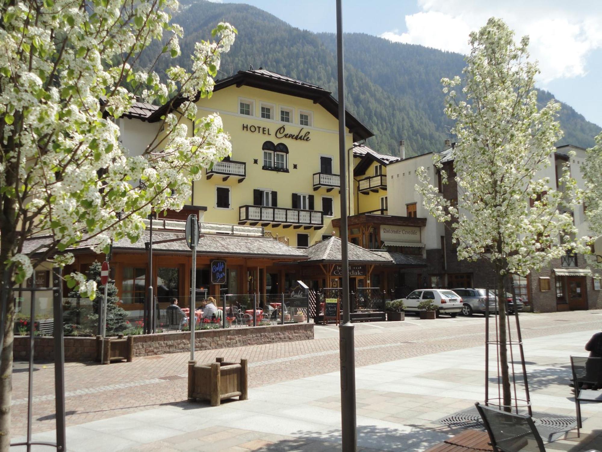 Hotel Cevedale Living Romance Hotel Cogolo Zewnętrze zdjęcie