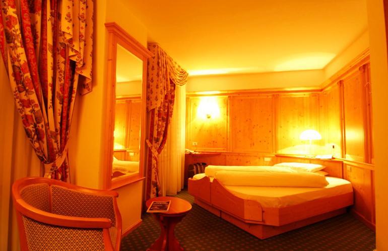 Hotel Cevedale Living Romance Hotel Cogolo Pokój zdjęcie