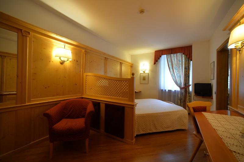 Hotel Cevedale Living Romance Hotel Cogolo Zewnętrze zdjęcie